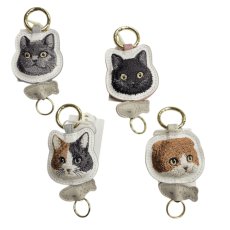 画像1: 【フラワーリング】CAT CHARITY/ダイカットチャーム付きカラビナ (1)