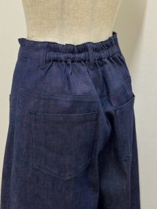 画像4: 【10月中旬〜10月下旬】リボンチャームデニムパンツ（M）5145030 (4)