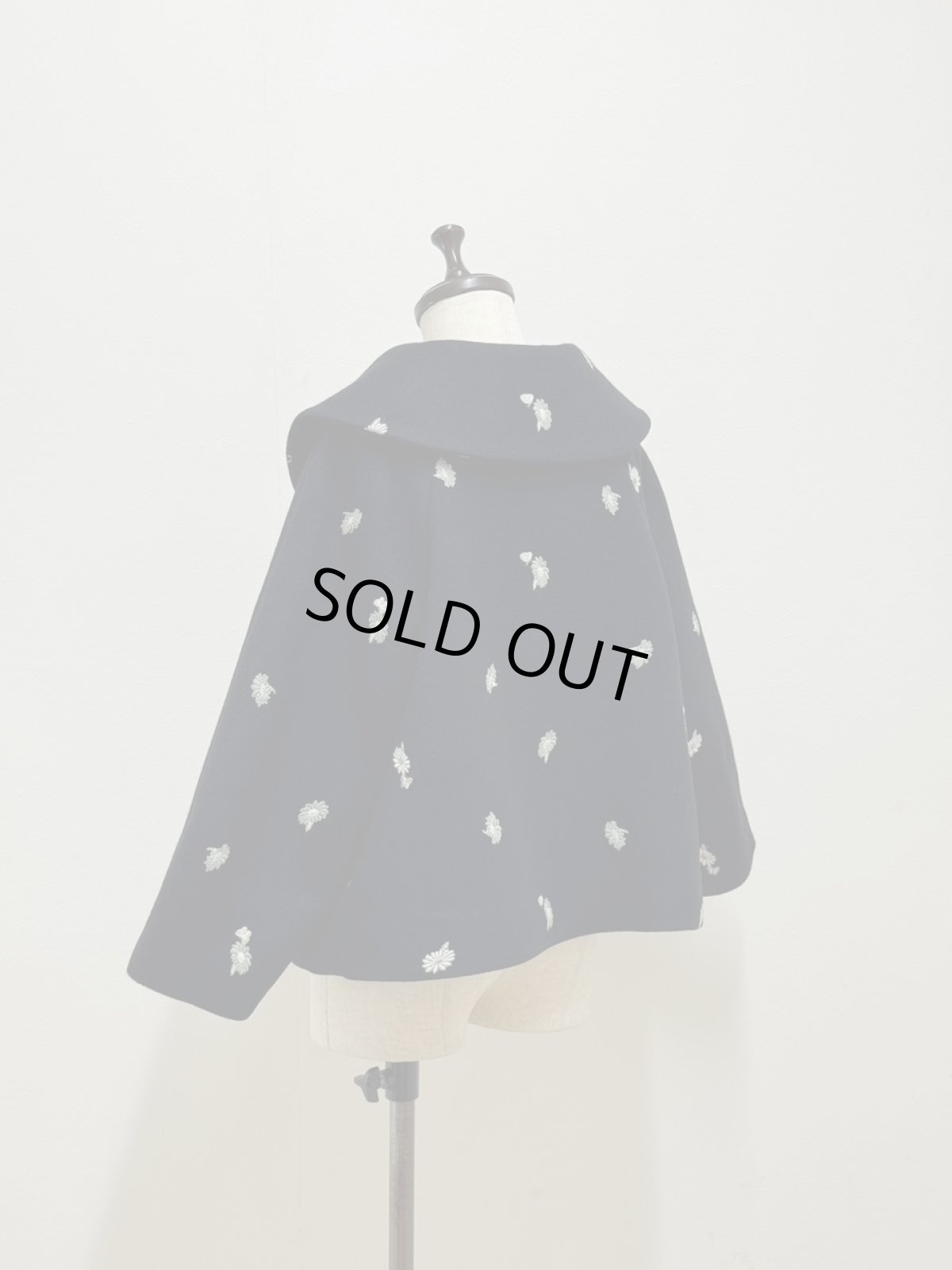 画像3: 【12月中旬〜12月下旬】マーガレットバニーショートコート（3L）5695220(追加分) (3)