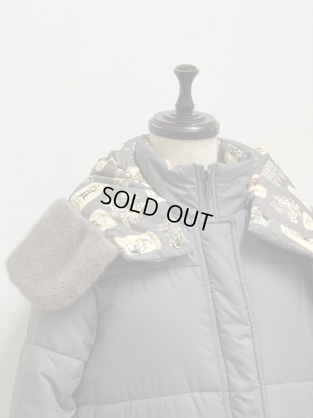 画像22: 【12月上旬〜12月中旬】ぷくぷくテキスタイルリバーロングコート（3L）5695160 (22)