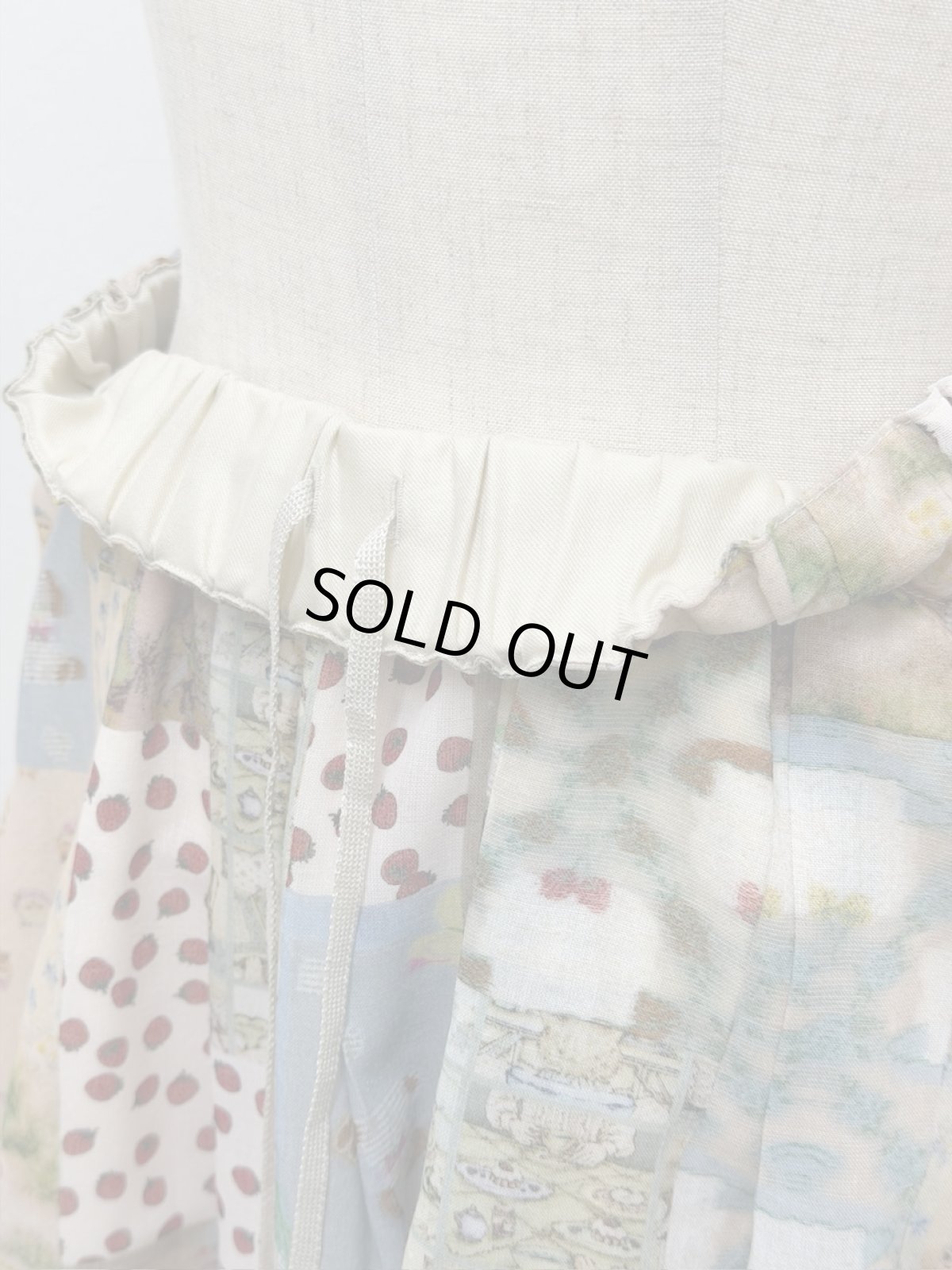 画像3: 【12月中旬〜12月下旬】テキスタイル丈短めスッキリスカート（M）6160080 (3)