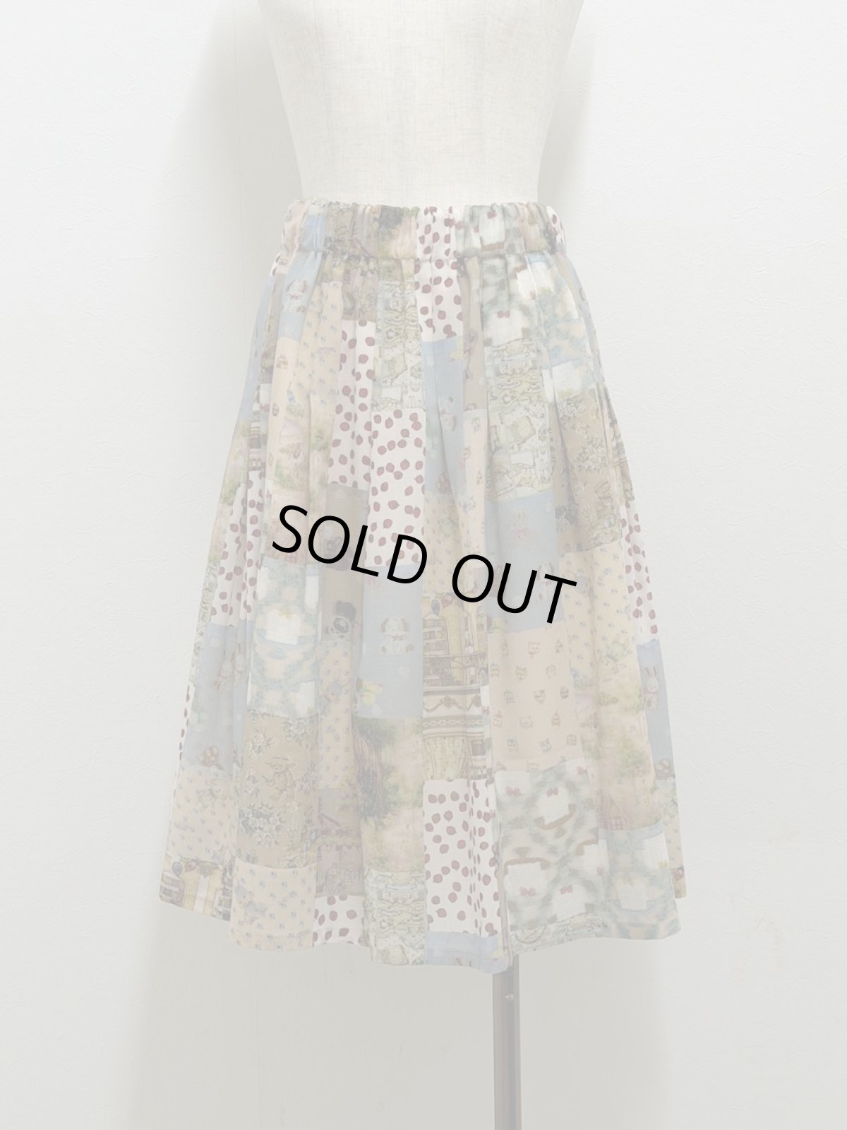 画像1: 【12月中旬〜12月下旬】テキスタイル丈短めスッキリスカート（M）6160080 (1)