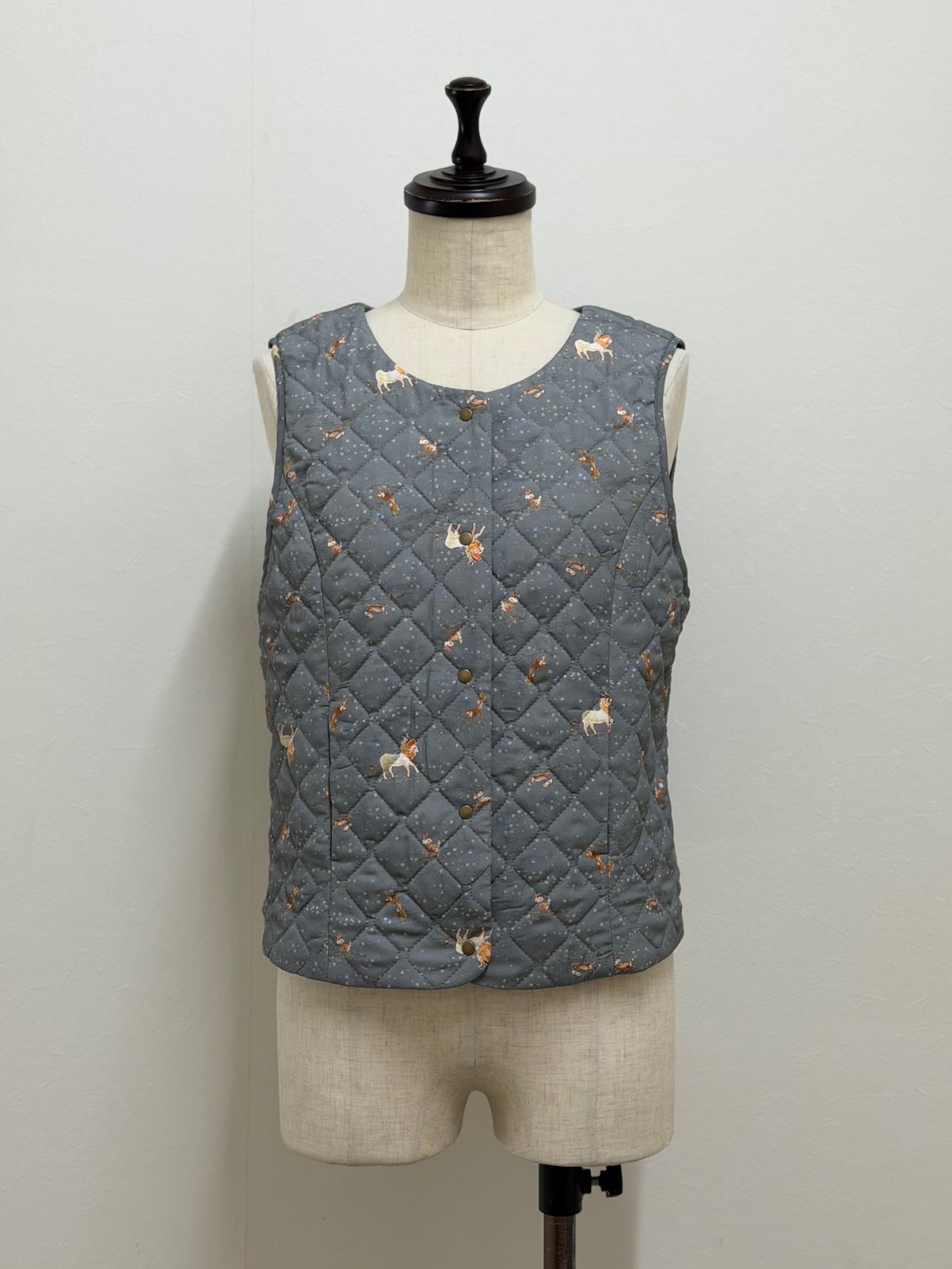 画像5: 【1月中旬〜1月下旬】草原のライオン キルトベスト(3L) 6690020 (5)