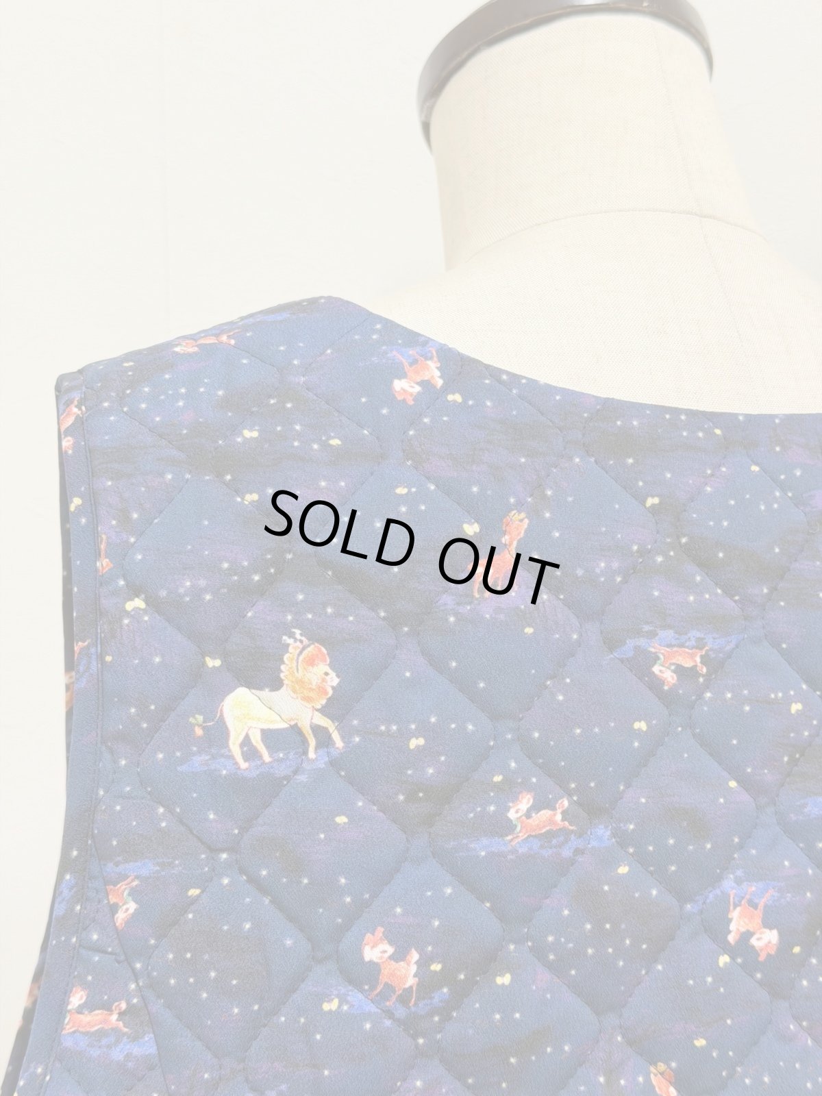 画像11: 【1月中旬〜1月下旬】草原のライオン キルトベスト(M)　6190010 (11)