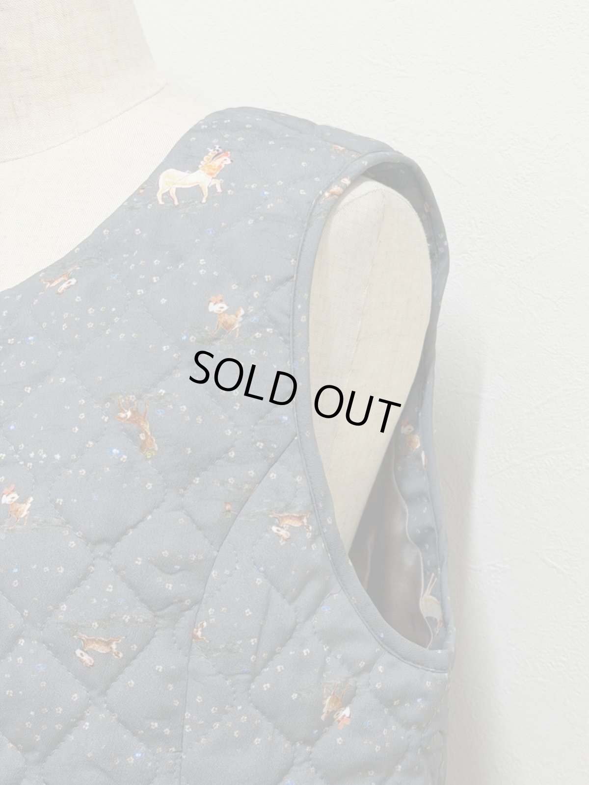 画像11: 【1月中旬〜1月下旬】草原のライオン キルトベスト(3L)　6690020 (11)