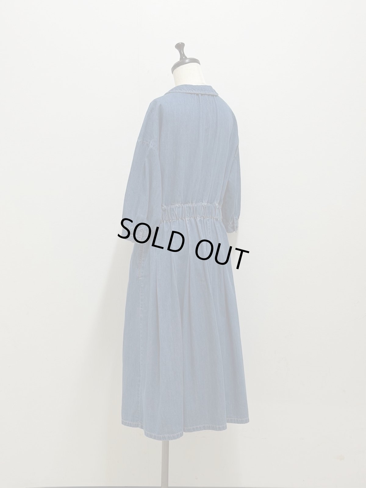 画像5: 【4月中旬〜4月下旬】デニムワンピースコート（3L） 6610160 (5)