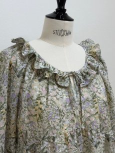 画像2: 【5月下旬〜6月上旬】秘密の猫庭ブラウス（M） 6170110　※早期締切商品 (2)