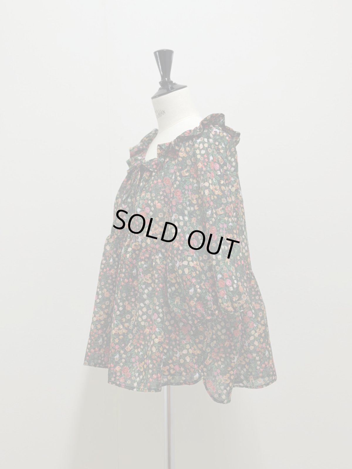 画像11: 【5月下旬〜6月上旬】秘密の猫庭ブラウス（M） 6170110 (11)