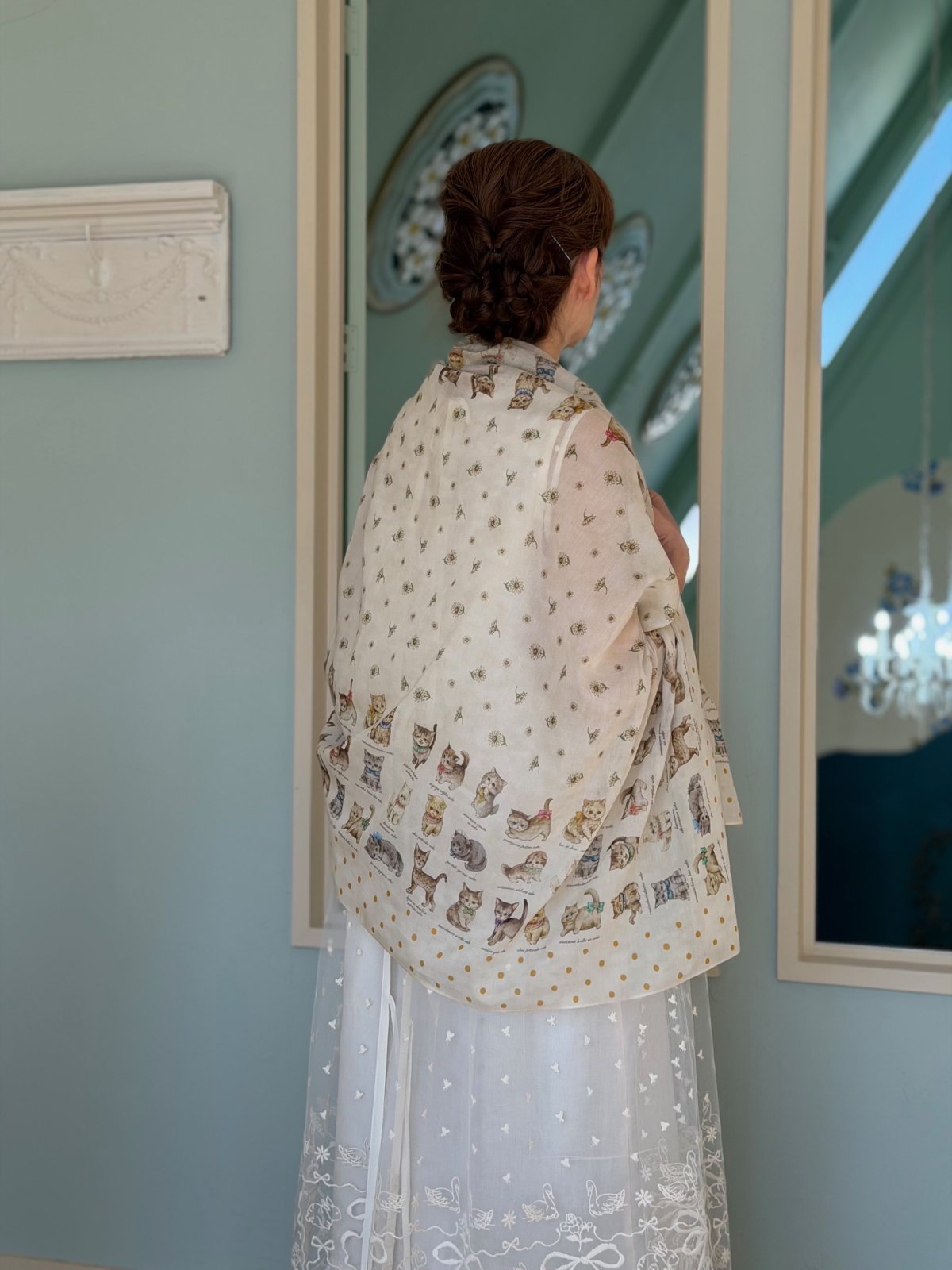 画像1: 【4月下旬〜5月中旬】こねこ図鑑UVストール　6100340 (1)