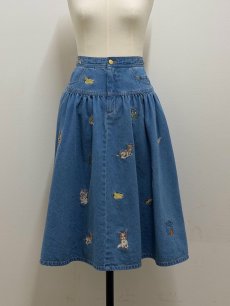 画像1: 【5月中旬〜5月下旬】fortune刺繍デニムスカート（M）6160250 (1)