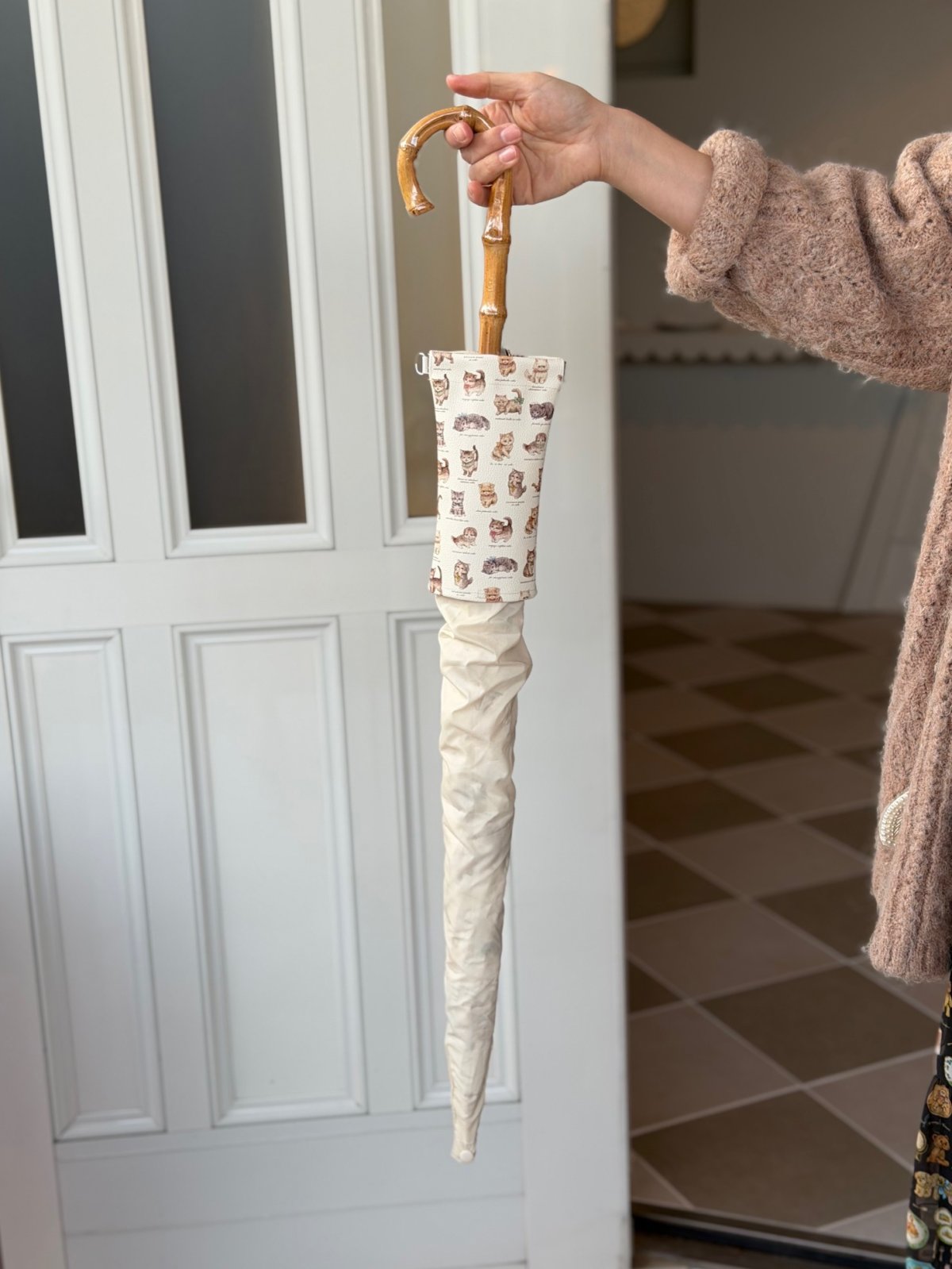 画像4: 【4月下旬〜5月中旬】こねこ図鑑長傘ショルダーケース　6100310 (4)