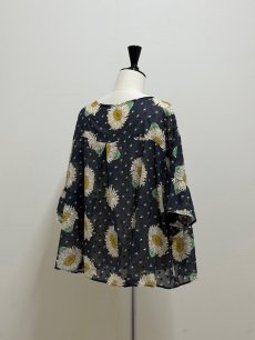 画像8: 【6月上旬〜6月中旬】マーガレットヒララブラウス（M） 6170130 ※数量限定 (8)