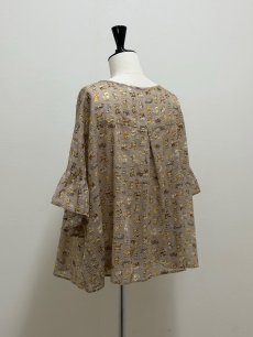 画像4: 【6月上旬〜6月中旬】こねこ図鑑ヒララブラウス（3L） 6670160 ※数量限定 (4)