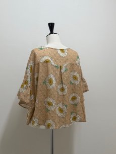 画像3: 【6月上旬〜6月中旬】マーガレットヒララブラウス（M） 6170130 ※数量限定 (3)