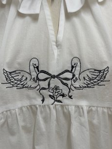 画像6: 【6月上旬〜6月中旬】ラブスワンブラウス（3L） 6670180A (6)