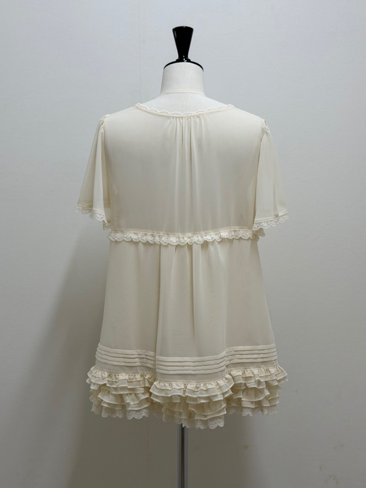 画像8: 【7月下旬〜8月上旬】デコレーションブラウス（3L） 6670210 (8)