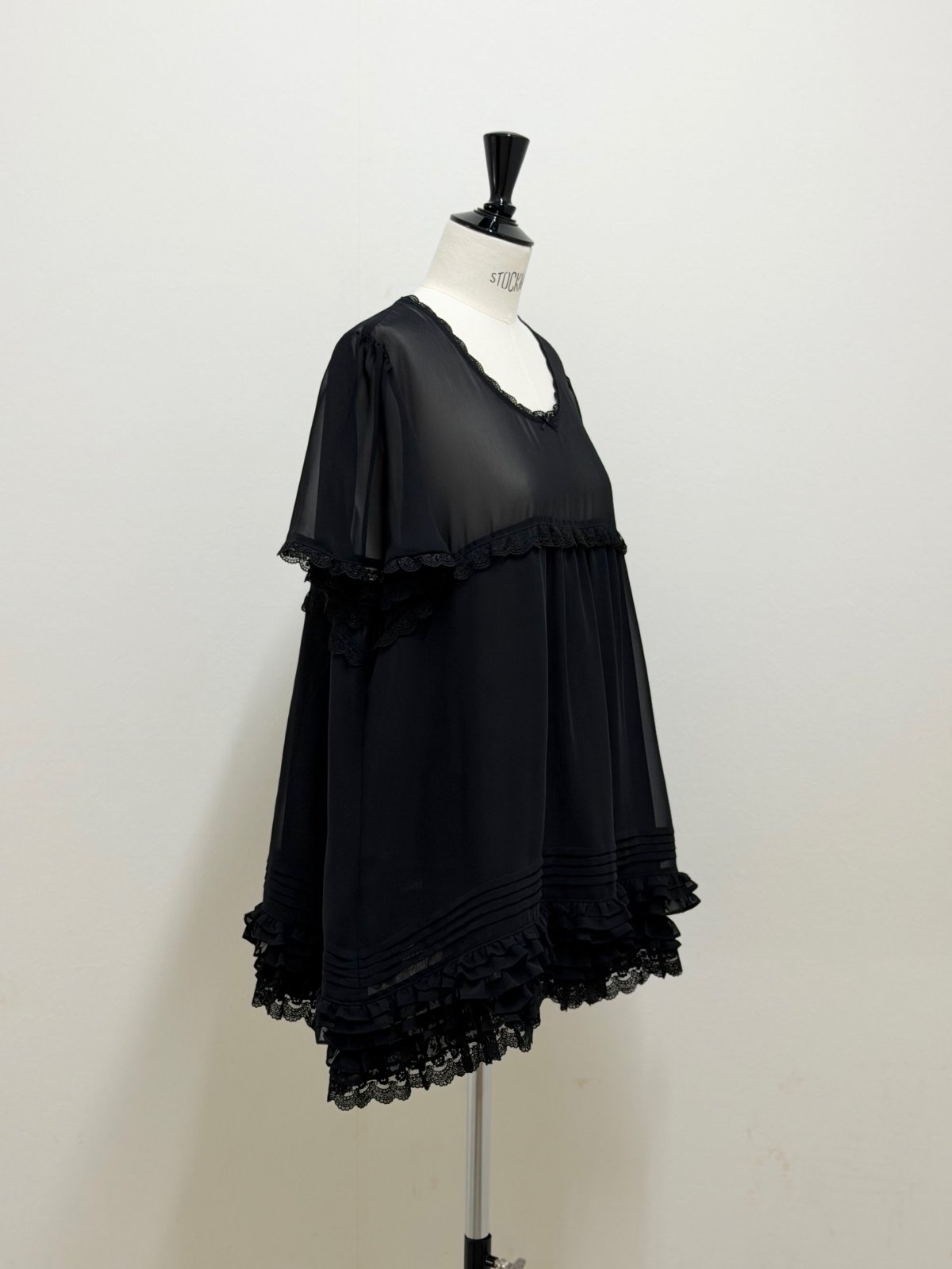 画像2: 【7月下旬〜8月上旬】デコレーションブラウス（3L） 6670210 (2)