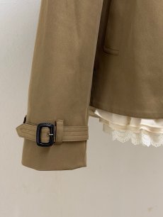 画像2: 【9月下旬〜10月上旬】フリフリトレンチコート（3L）6695060 (2)
