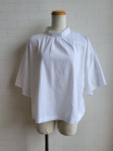 画像1: 【tukuroi】21コットンスカラップ刺繍袖フレアプルオーバー (1)