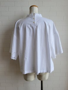 画像3: 【tukuroi】21コットンスカラップ刺繍袖フレアプルオーバー (3)