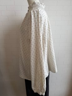 画像2: 【le ciel】コットンレーヨン混ドットプリントブラウス (2)