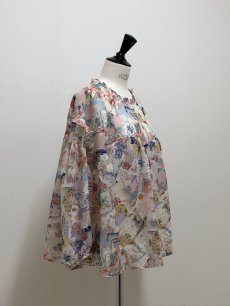 画像3: 【12月中旬〜12月下旬】柄ちがいたっぷりブラウス（3L） 6675120 (3)