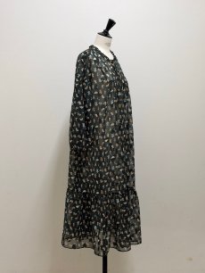 画像3: 【12月中旬〜12月下旬】柄ちがいたっぷりワンピース（3L） 6615160 (3)